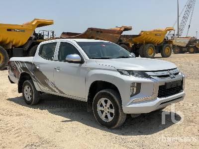 MITSUBISHI L200 4x4 Crew Cab - Pick-up: foto 4 MITSUBISHI L200 4x4 Crew Cab - Pick-up: foto 4