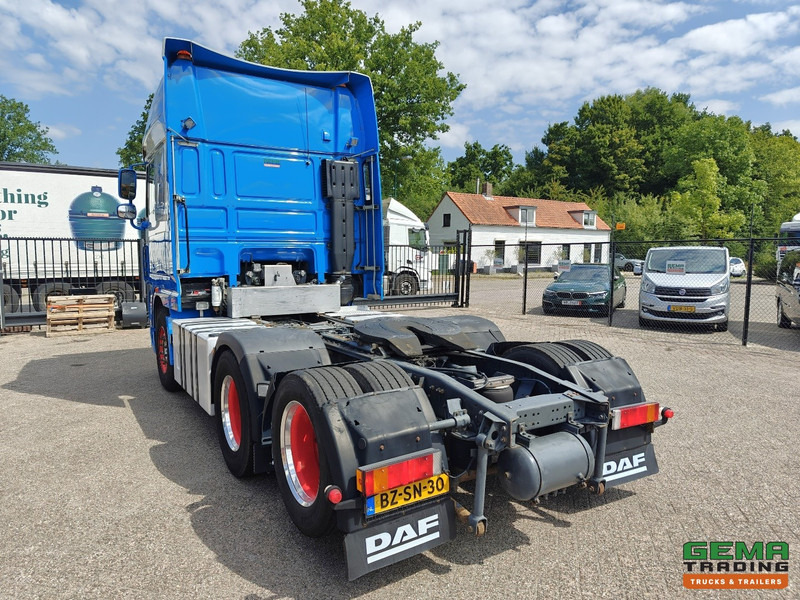 DAF FTS XF105.510 6x2 SuperSpaceCab Euro5 - Retarder - Dubbele Tanks - 10 Banden - Schuifschotel - NL TRUCK - Cabeza tractora: foto 4 DAF FTS XF105.510 6x2 SuperSpaceCab Euro5 - Retarder - Dubbele Tanks - 10 Banden - Schuifschotel - NL TRUCK - Cabeza tractora: foto 4