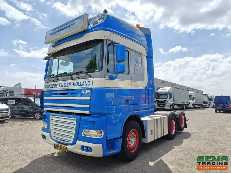 DAF FTS XF105.510 6x2 SuperSpaceCab Euro5 - Retarder - Dubbele Tanks - 10 Banden - Schuifschotel - NL TRUCK - Cabeza tractora: foto 1 DAF FTS XF105.510 6x2 SuperSpaceCab Euro5 - Retarder - Dubbele Tanks - 10 Banden - Schuifschotel - NL TRUCK - Cabeza tractora: foto 1