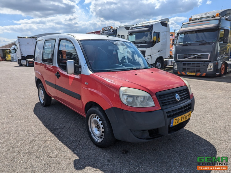 Fiat Doblò 1.9 JTD Euro4 - Handgeschakeld - Trekhaak - Furgoneta pequeña: foto 2 Fiat Doblò 1.9 JTD Euro4 - Handgeschakeld - Trekhaak - Furgoneta pequeña: foto 2