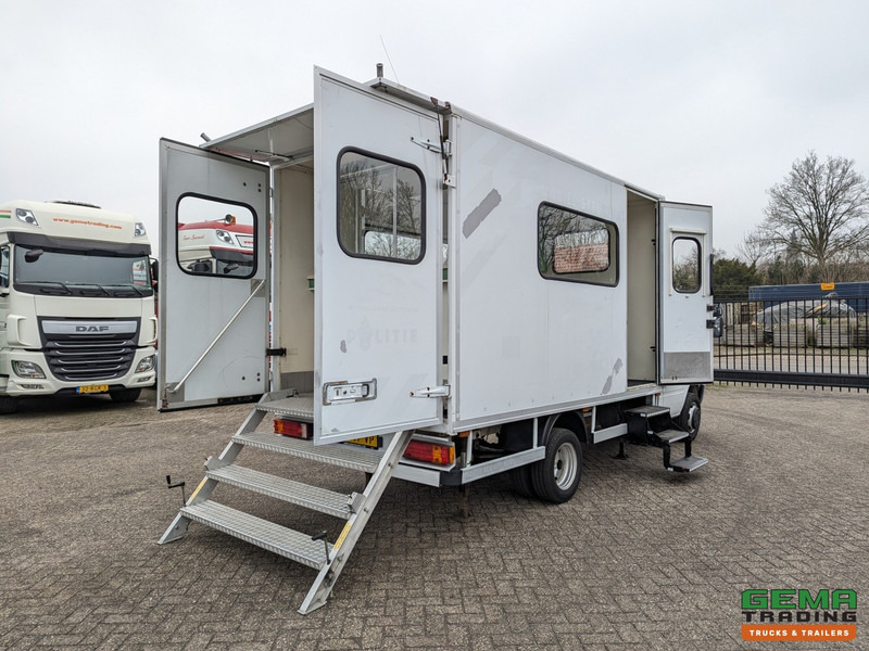 Mercedes-Benz 400-serie 410 D 4x2 Euro2 - Mobiel Kantoor - Standkachel - Hydr. Steunpoten - Eigen Accu's - 26.000KM Origineel - MARGE - Furgoneta: foto 2 Mercedes-Benz 400-serie 410 D 4x2 Euro2 - Mobiel Kantoor - Standkachel - Hydr. Steunpoten - Eigen Accu's - 26.000KM Origineel - MARGE - Furgoneta: foto 2