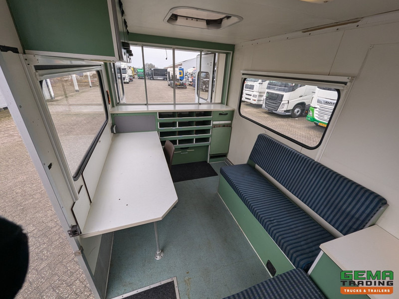 Mercedes-Benz 400-serie 410 D 4x2 Euro2 - Mobiel Kantoor - Standkachel - Hydr. Steunpoten - Eigen Accu's - 26.000KM Origineel - MARGE - Furgoneta: foto 4 Mercedes-Benz 400-serie 410 D 4x2 Euro2 - Mobiel Kantoor - Standkachel - Hydr. Steunpoten - Eigen Accu's - 26.000KM Origineel - MARGE - Furgoneta: foto 4