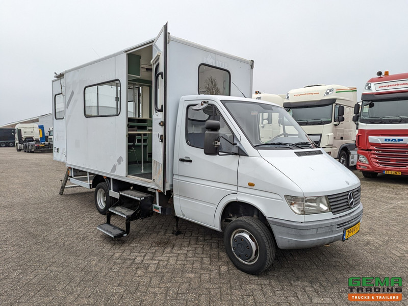 Mercedes-Benz 400-serie 410 D 4x2 Euro2 - Mobiel Kantoor - Standkachel - Hydr. Steunpoten - Eigen Accu's - 26.000KM Origineel - MARGE - Furgoneta: foto 3 Mercedes-Benz 400-serie 410 D 4x2 Euro2 - Mobiel Kantoor - Standkachel - Hydr. Steunpoten - Eigen Accu's - 26.000KM Origineel - MARGE - Furgoneta: foto 3
