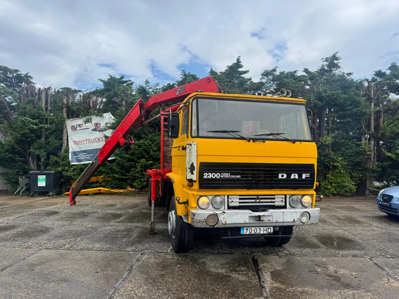 DAF 2300 4X2 Platform + Crane Spring/Spring German truck - Camión caja abierta: foto 1 DAF 2300 4X2 Platform + Crane Spring/Spring German truck - Camión caja abierta: foto 1