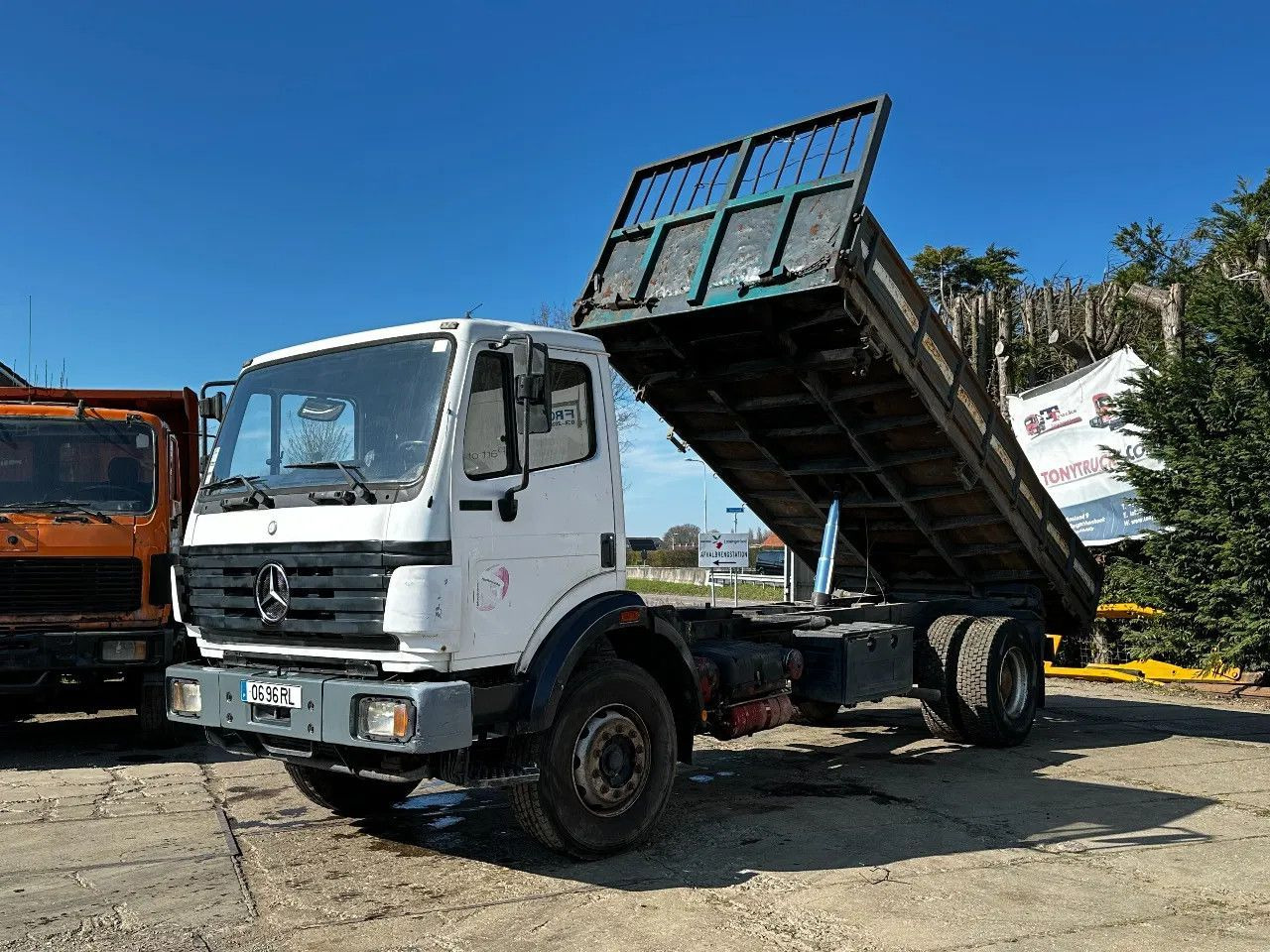 Mercedes-Benz SK 1733 V6 4X2 Tipper Spring/Spring EPS Manual G - Camión volquete: foto 2 Mercedes-Benz SK 1733 V6 4X2 Tipper Spring/Spring EPS Manual G - Camión volquete: foto 2
