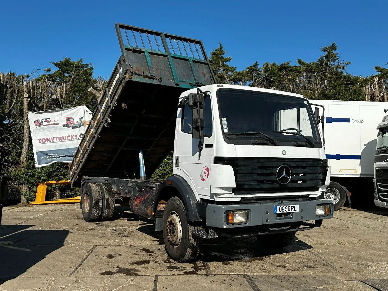 Mercedes-Benz SK 1733 V6 4X2 Tipper Spring/Spring EPS Manual G - Camión volquete: foto 1 Mercedes-Benz SK 1733 V6 4X2 Tipper Spring/Spring EPS Manual G - Camión volquete: foto 1