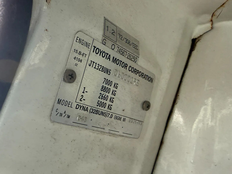 Camión volquete Toyota DYNA 400 4X2 Tipper Spring/Spring Manual Gearbox 7.5T: foto 9