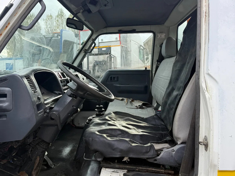 Camión volquete Toyota DYNA 400 4X2 Tipper Spring/Spring Manual Gearbox 7.5T: foto 12