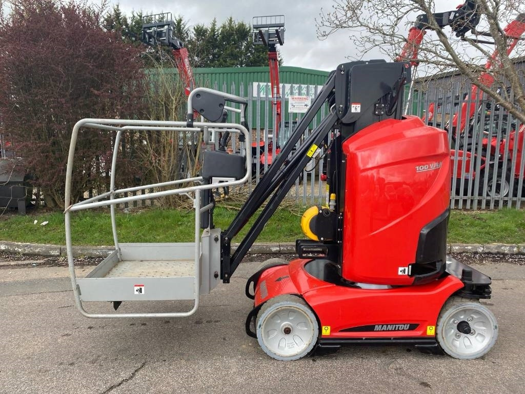 Manitou 100 VJR - Plataforma de mástil vertical: foto 1 Manitou 100 VJR - Plataforma de mástil vertical: foto 1