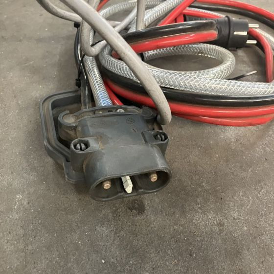 Hawker E24V/30A - Sistema eléctrico para Equipo de manutención: foto 4 Hawker E24V/30A - Sistema eléctrico para Equipo de manutención: foto 4