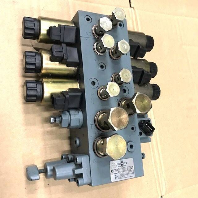 Hydraulic block for Caterpillar - Válvula hidráulica para Equipo de manutención: foto 3 Hydraulic block for Caterpillar - Válvula hidráulica para Equipo de manutención: foto 3