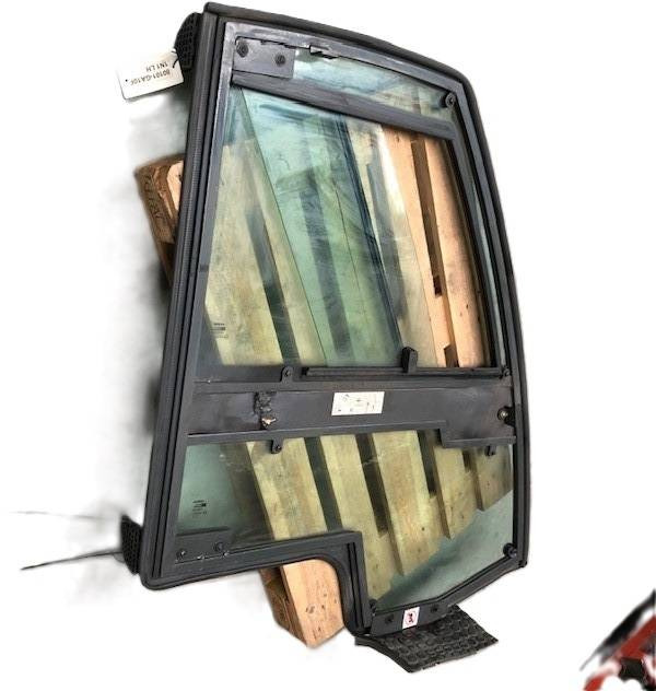 Left door for Nissan - Puerta y piezas para Equipo de manutención: foto 4 Left door for Nissan - Puerta y piezas para Equipo de manutención: foto 4