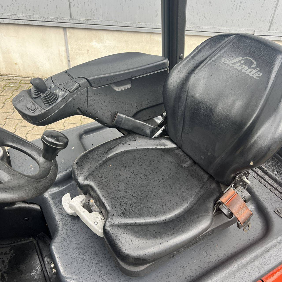 Linde E15 (386-02) EVO - Carretilla elevadora eléctrica: foto 4 Linde E15 (386-02) EVO - Carretilla elevadora eléctrica: foto 4