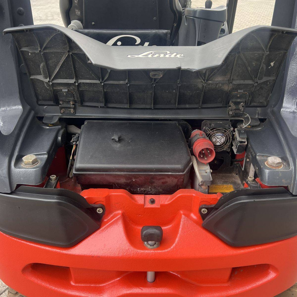 Carretilla elevadora eléctrica Linde E25 (387): foto 13 Carretilla elevadora eléctrica Linde E25 (387): foto 13