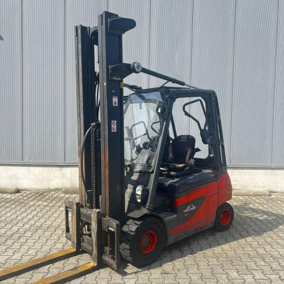 Linde E30 (387) - Carretilla elevadora eléctrica: foto 1 Linde E30 (387) - Carretilla elevadora eléctrica: foto 1