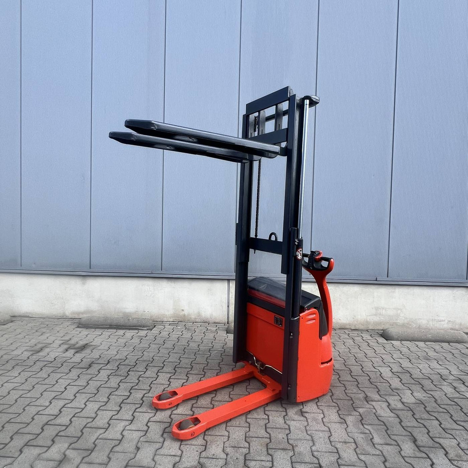 Linde L10 (379) - Apilador: foto 4 Linde L10 (379) - Apilador: foto 4