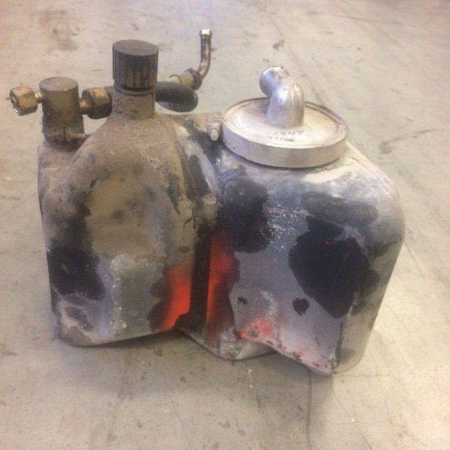 Oil Tank for Linde E15, Series 324 - Depósito hidráulico para Equipo de manutención: foto 1 Oil Tank for Linde E15, Series 324 - Depósito hidráulico para Equipo de manutención: foto 1