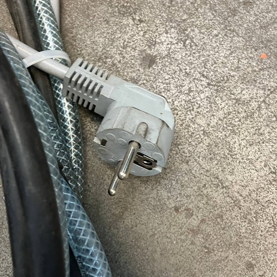 Hawker 24V/80A - Piezas de recambio para Equipo de manutención: foto 3 Hawker 24V/80A - Piezas de recambio para Equipo de manutención: foto 3