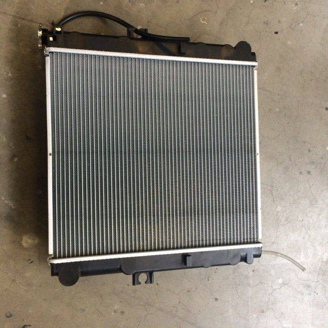Radiator for Caterpillar - Radiador para Equipo de manutención: foto 1 Radiator for Caterpillar - Radiador para Equipo de manutención: foto 1
