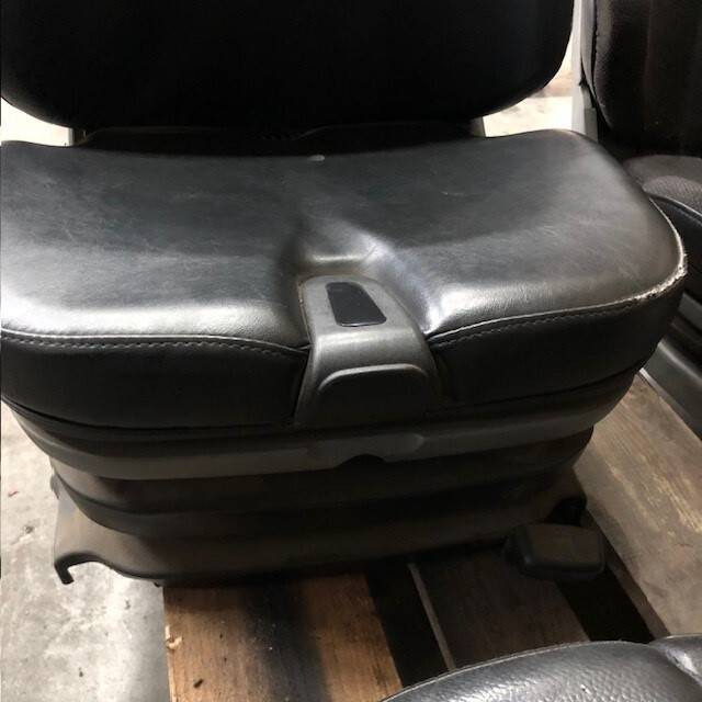 Seat for Linde 1120 series - Asiento para Equipo de manutención: foto 2 Seat for Linde 1120 series - Asiento para Equipo de manutención: foto 2