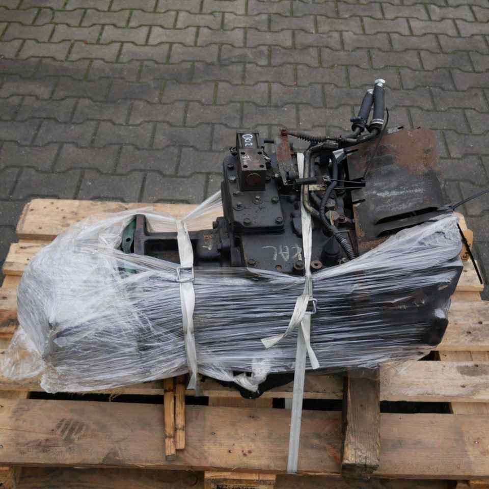 Transmission for Nissan D02 - Transmisión para Equipo de manutención: foto 1 Transmission for Nissan D02 - Transmisión para Equipo de manutención: foto 1