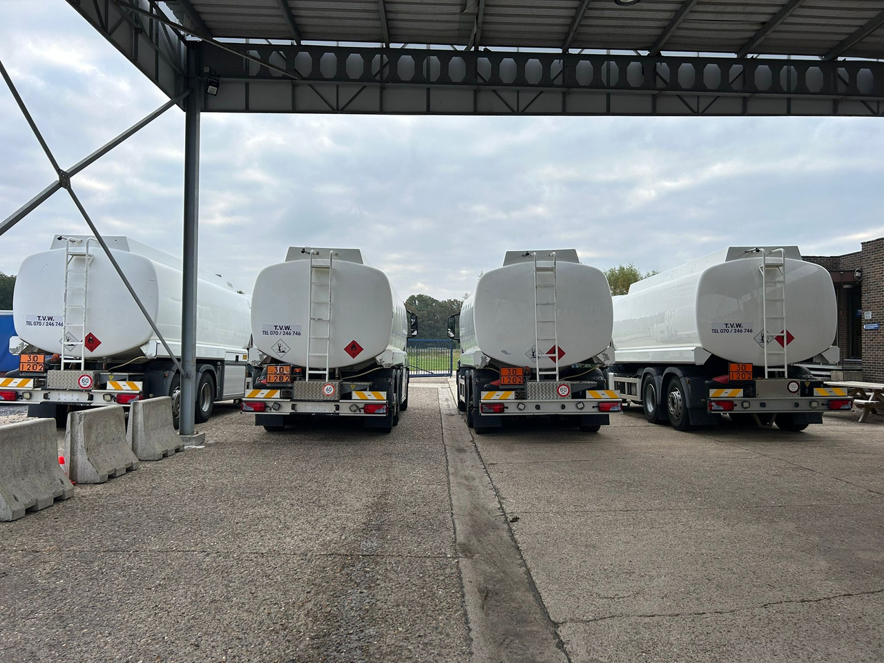 MAN TGS (lot of 4) - Camión cisterna: foto 5 MAN TGS (lot of 4) - Camión cisterna: foto 5