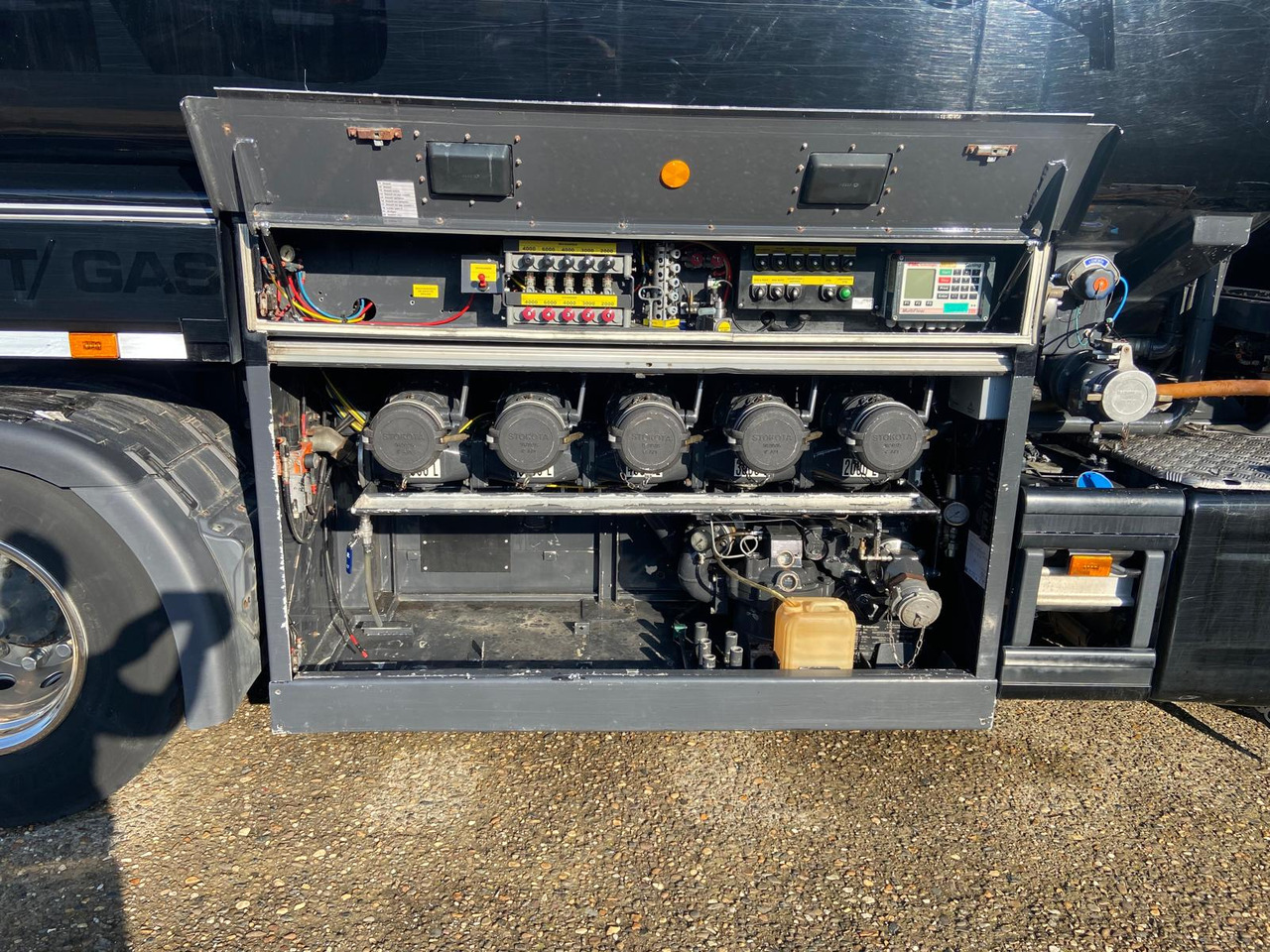 SCANIA P410 - Camión cisterna: foto 3 SCANIA P410 - Camión cisterna: foto 3