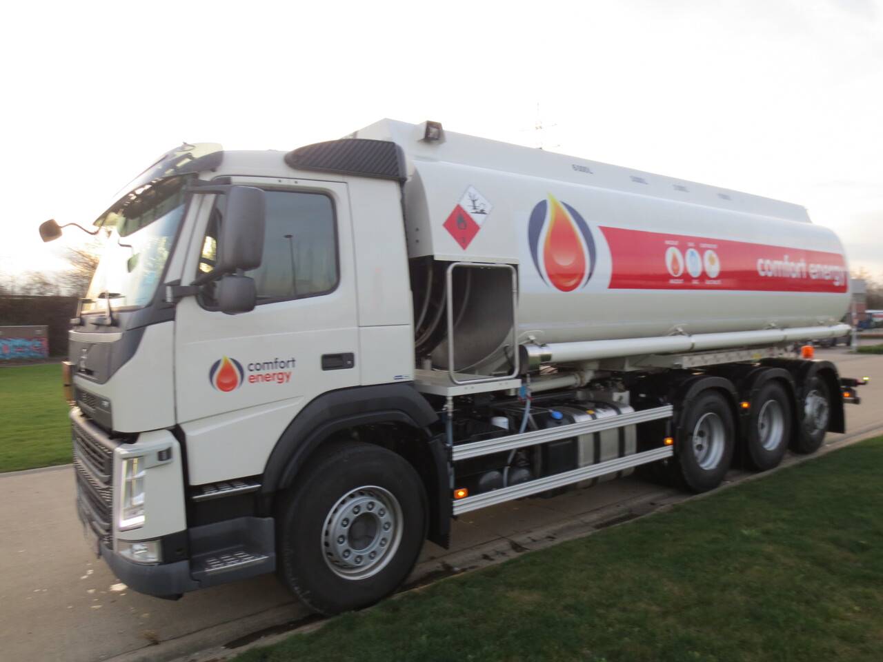 VOLVO FM - Camión cisterna: foto 1 VOLVO FM - Camión cisterna: foto 1