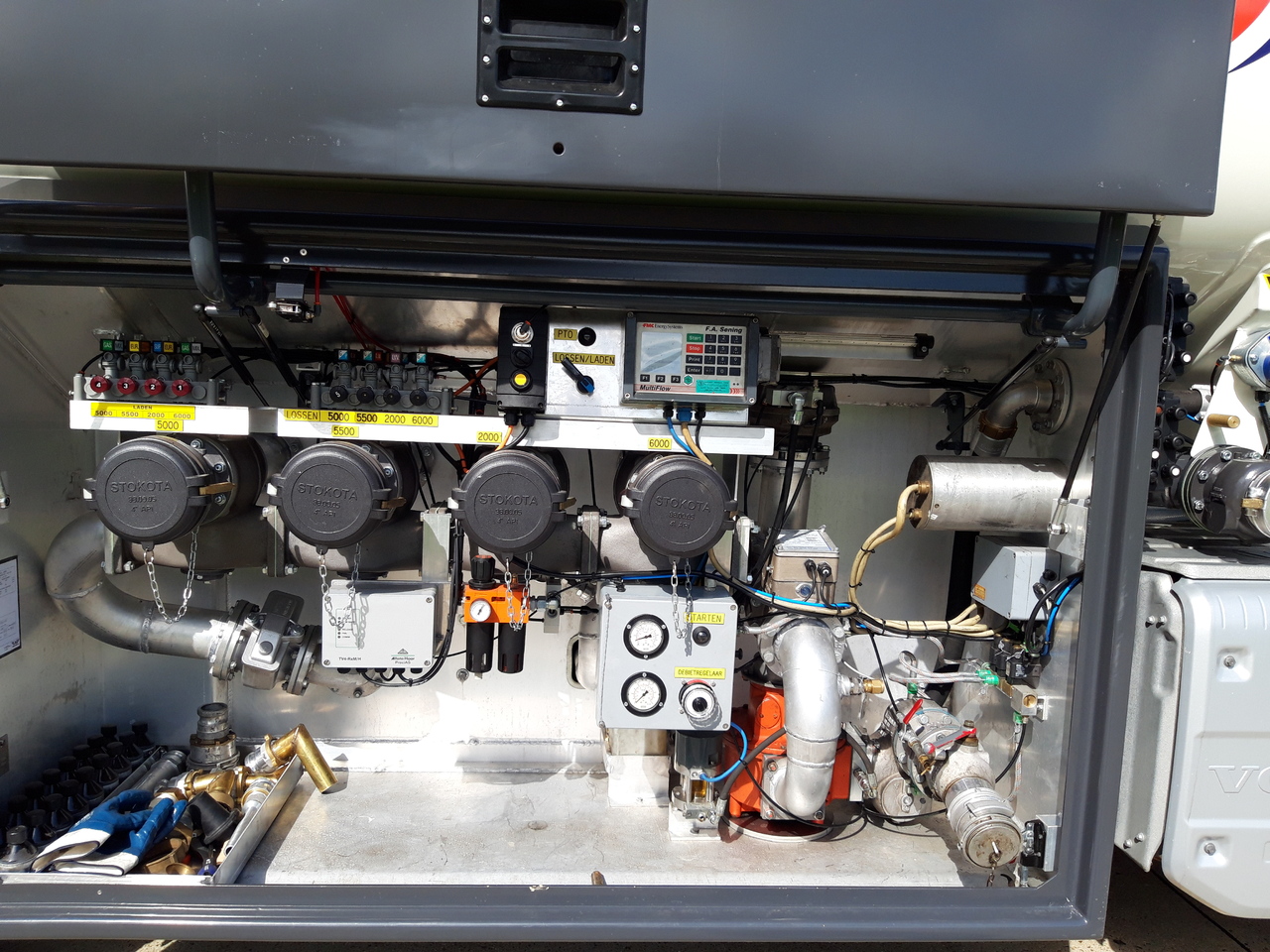 VOLVO FM - Camión cisterna: foto 2 VOLVO FM - Camión cisterna: foto 2