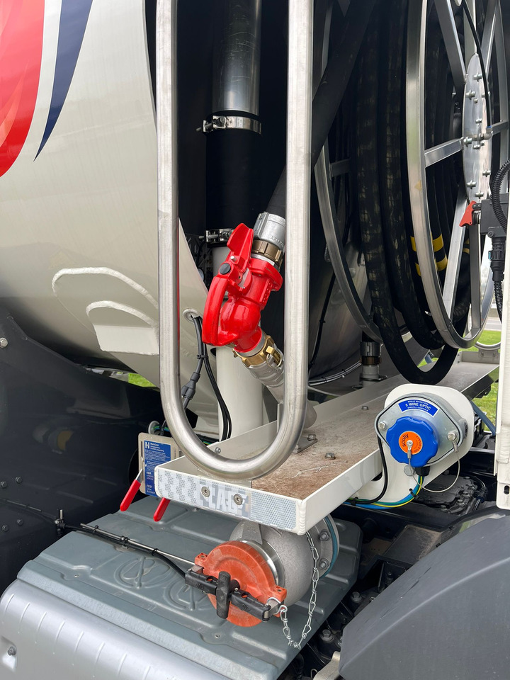 VOLVO FM380 - Camión cisterna: foto 2 VOLVO FM380 - Camión cisterna: foto 2