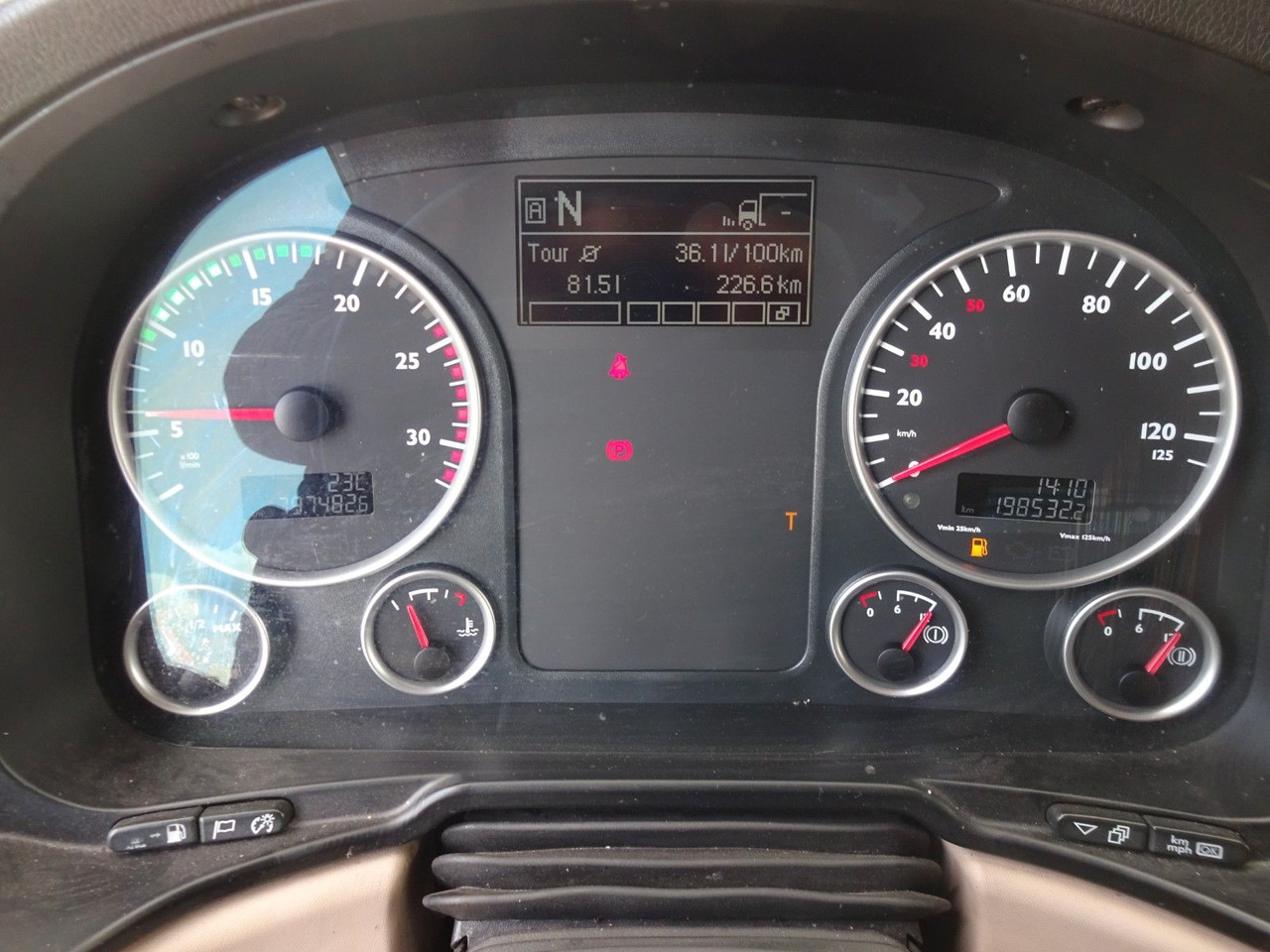 Cabeza tractora MAN TGX 18.460, XLX, Intarder, ACC: foto 16 Cabeza tractora MAN TGX 18.460, XLX, Intarder, ACC: foto 16