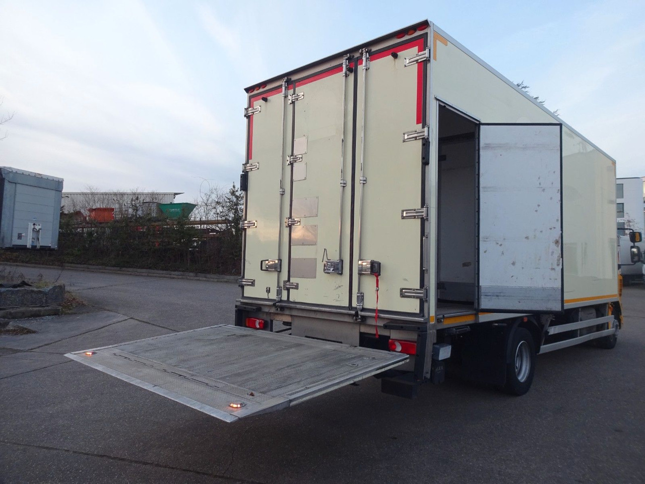 Leasing de DAF LF 230, 12 T, LBW, Türen, Klima, Automat, Kamera DAF LF 230, 12 T, LBW, Türen, Klima, Automat, Kamera: foto 7