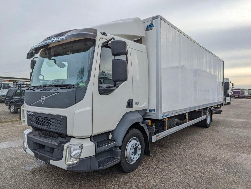 Volvo FL 210, 12tn., Isolirt, Autom, wie neu - Camión caja cerrada: foto 1 Volvo FL 210, 12tn., Isolirt, Autom, wie neu - Camión caja cerrada: foto 1