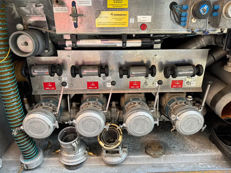 ROHR FUEL Kraftstoff Benzin/Diesel 26.000L 4 Rooms ADR Pump - Remolque agrícola: foto 5 ROHR FUEL Kraftstoff Benzin/Diesel 26.000L 4 Rooms ADR Pump - Remolque agrícola: foto 5