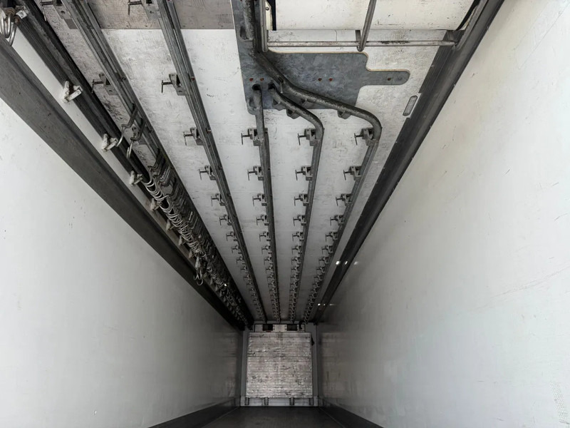 Schmitz Cargobull SKO 24 5x Meatrails Rohrbahnen Fleisch Carrier Vector 1950MT - Semirremolque isotérmico: foto 4 Schmitz Cargobull SKO 24 5x Meatrails Rohrbahnen Fleisch Carrier Vector 1950MT - Semirremolque isotérmico: foto 4