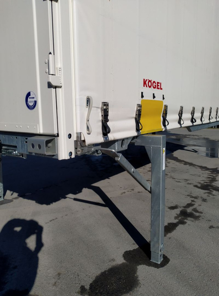 Kögel BDF-System, 7.450 mm lang. - Toldo carrocería: foto 1 Kögel BDF-System, 7.450 mm lang. - Toldo carrocería: foto 1