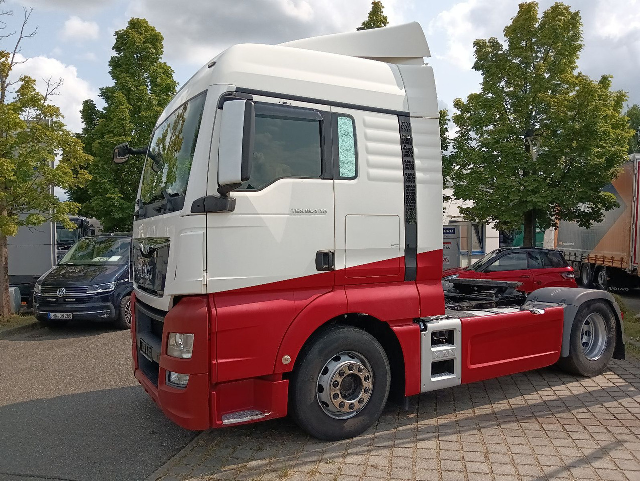 MAN TGX 18:440 BLS INTARDER Vollspoiler Reifen70-90% MAN TGX 18:440 BLS INTARDER Vollspoiler Reifen70-90% - Cabeza tractora: foto 5 MAN TGX 18:440 BLS INTARDER Vollspoiler Reifen70-90% MAN TGX 18:440 BLS INTARDER Vollspoiler Reifen70-90% - Cabeza tractora: foto 5