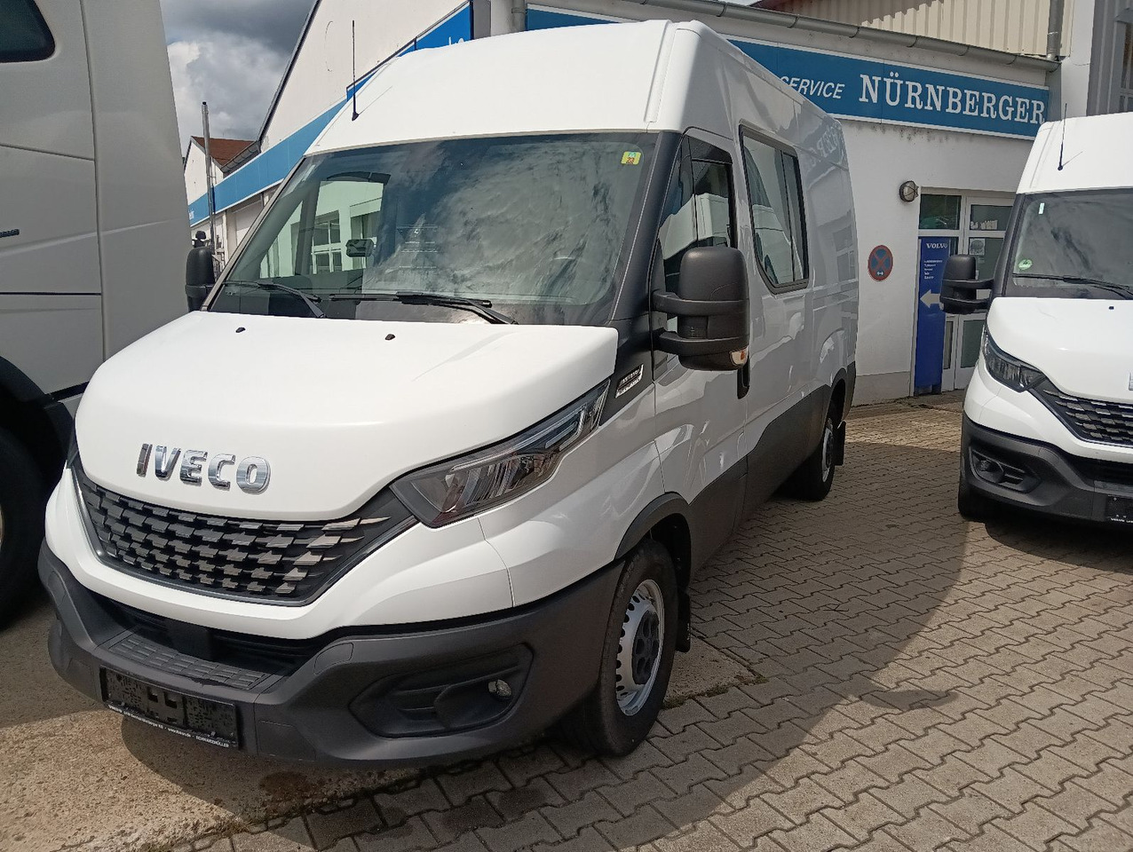 Iveco Daily Kasten HKa 35S21 V WB3520 AHK, Standheizun - Furgón: foto 2 Iveco Daily Kasten HKa 35S21 V WB3520 AHK, Standheizun - Furgón: foto 2