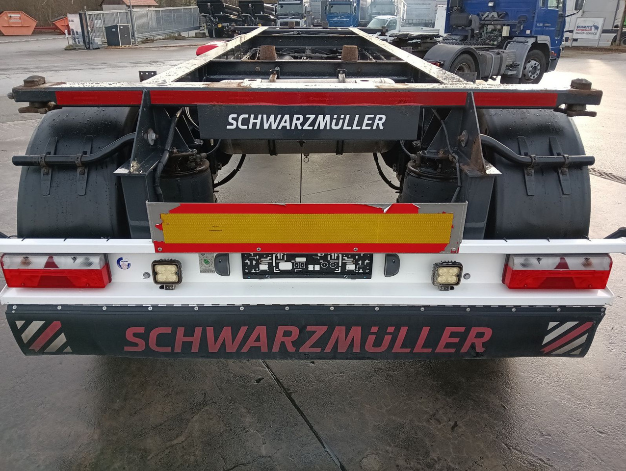 Schwarzmüller 2-A BDF 1,22/1,32 ALCOA Alufelgen ADR 120tkm TÜV Schwarzmüller 2-A BDF 1,22/1,32 ALCOA Alufelgen ADR 120tkm TÜV - Remolque portacontenedore/ Intercambiable: foto 2 Schwarzmüller 2-A BDF 1,22/1,32 ALCOA Alufelgen ADR 120tkm TÜV Schwarzmüller 2-A BDF 1,22/1,32 ALCOA Alufelgen ADR 120tkm TÜV - Remolque portacontenedore/ Intercambiable: foto 2