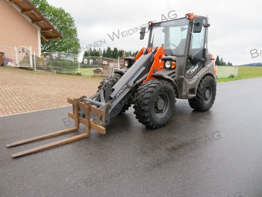 Hitachi ZW 95 - Cargadora de ruedas: foto 2 Hitachi ZW 95 - Cargadora de ruedas: foto 2