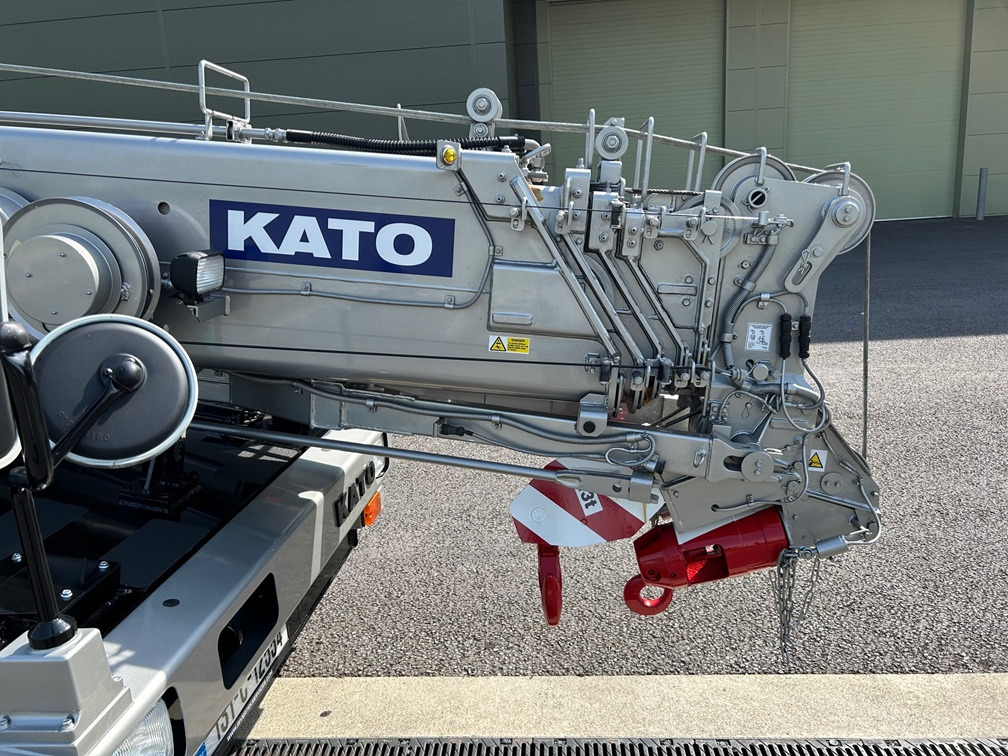 Autogrúa KATO 13 Ton City Crane - Only 17,000Kms from New: foto 9
