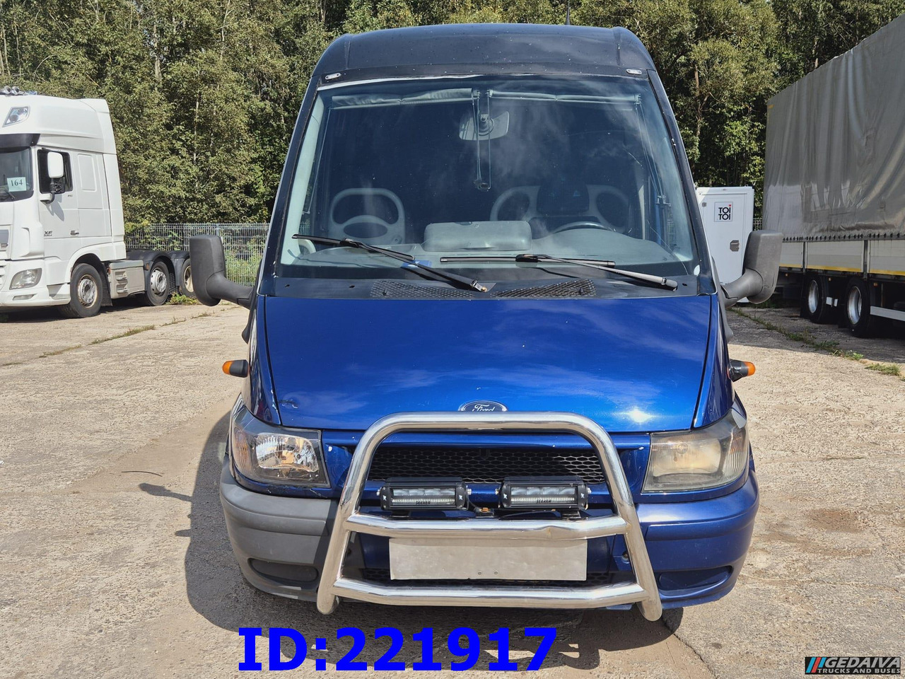 FORD Sunset VIP 17-seats - Autocar: foto 5 FORD Sunset VIP 17-seats - Autocar: foto 5