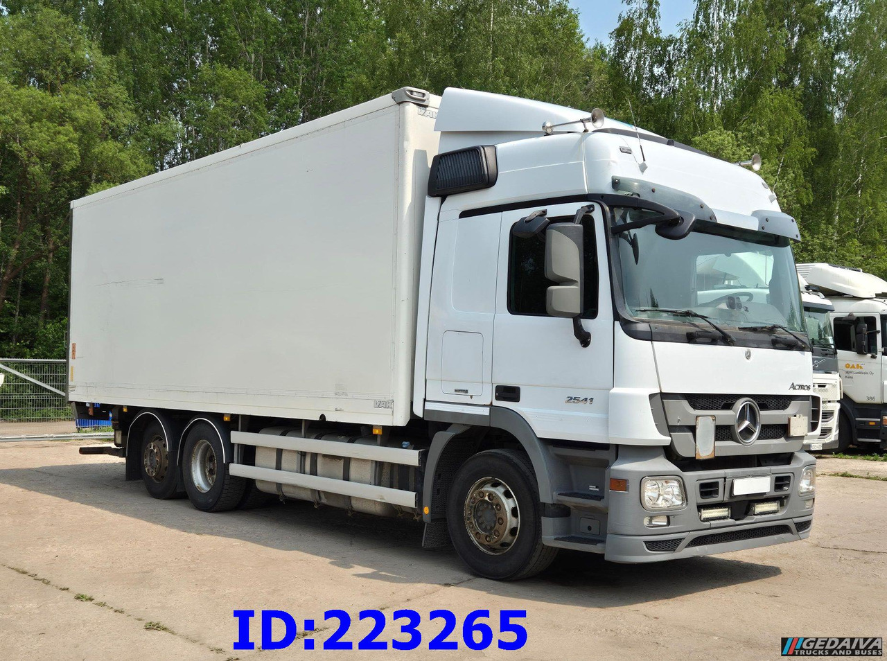 MERCEDES-BENZ Actros 2541 6x2 Retarder Open side box - Camión isotérmico: foto 4 MERCEDES-BENZ Actros 2541 6x2 Retarder Open side box - Camión isotérmico: foto 4