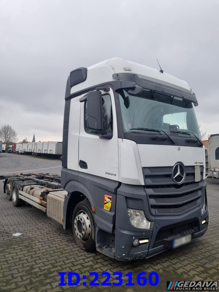 MERCEDES-BENZ Actros 2542 BDF Euro6 - Camión chasis: foto 2 MERCEDES-BENZ Actros 2542 BDF Euro6 - Camión chasis: foto 2