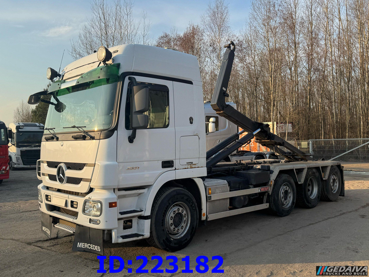 MERCEDES-BENZ Actros 2551 8x2 V8 Retarder - Camión multibasculante: foto 1 MERCEDES-BENZ Actros 2551 8x2 V8 Retarder - Camión multibasculante: foto 1