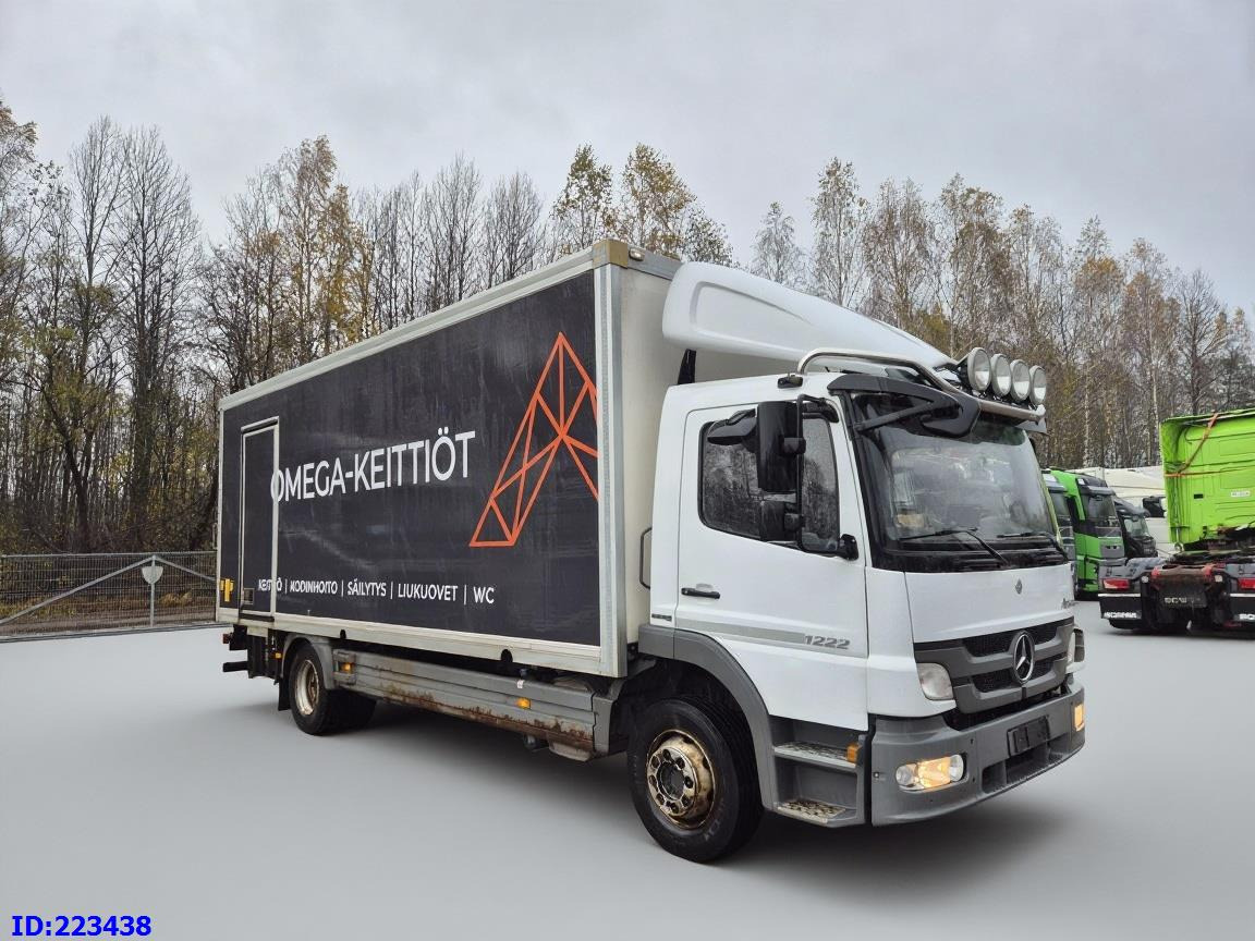 MERCEDES-BENZ Atego 1222 - Camión caja cerrada: foto 4 MERCEDES-BENZ Atego 1222 - Camión caja cerrada: foto 4