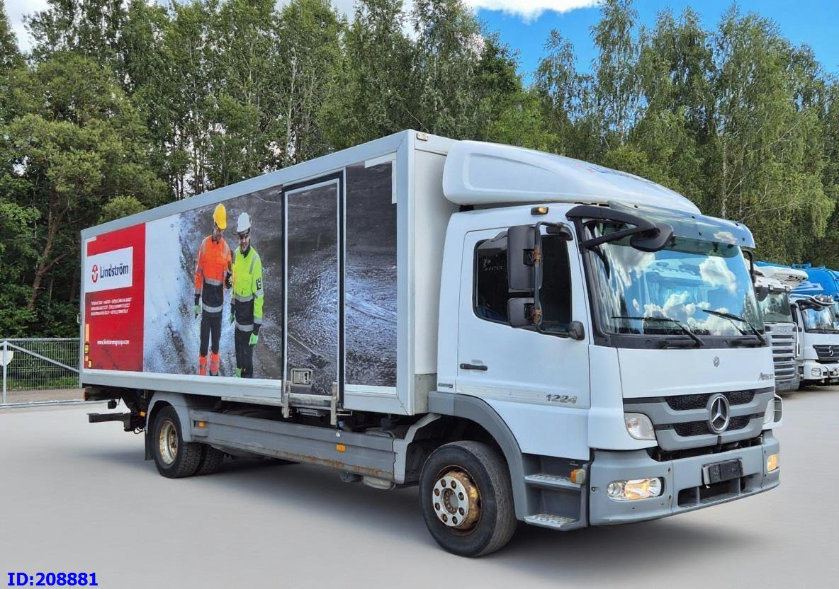 MERCEDES-BENZ Atego 1224 - Camión caja cerrada: foto 4 MERCEDES-BENZ Atego 1224 - Camión caja cerrada: foto 4