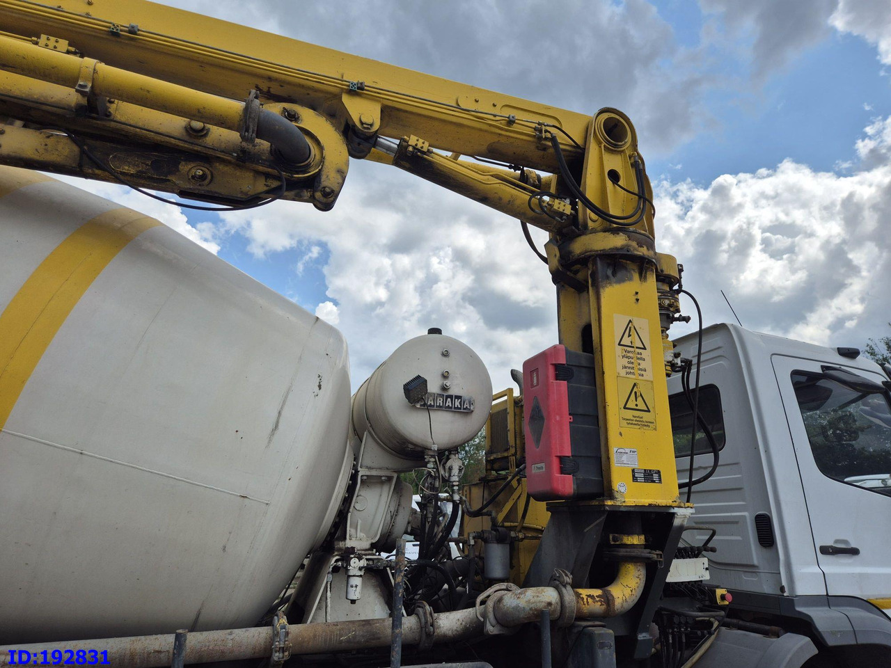 MERCEDES-BENZ Atego 2628 6x4 Schwing 17m 9m3 - Bomba de hormigón: foto 5 MERCEDES-BENZ Atego 2628 6x4 Schwing 17m 9m3 - Bomba de hormigón: foto 5