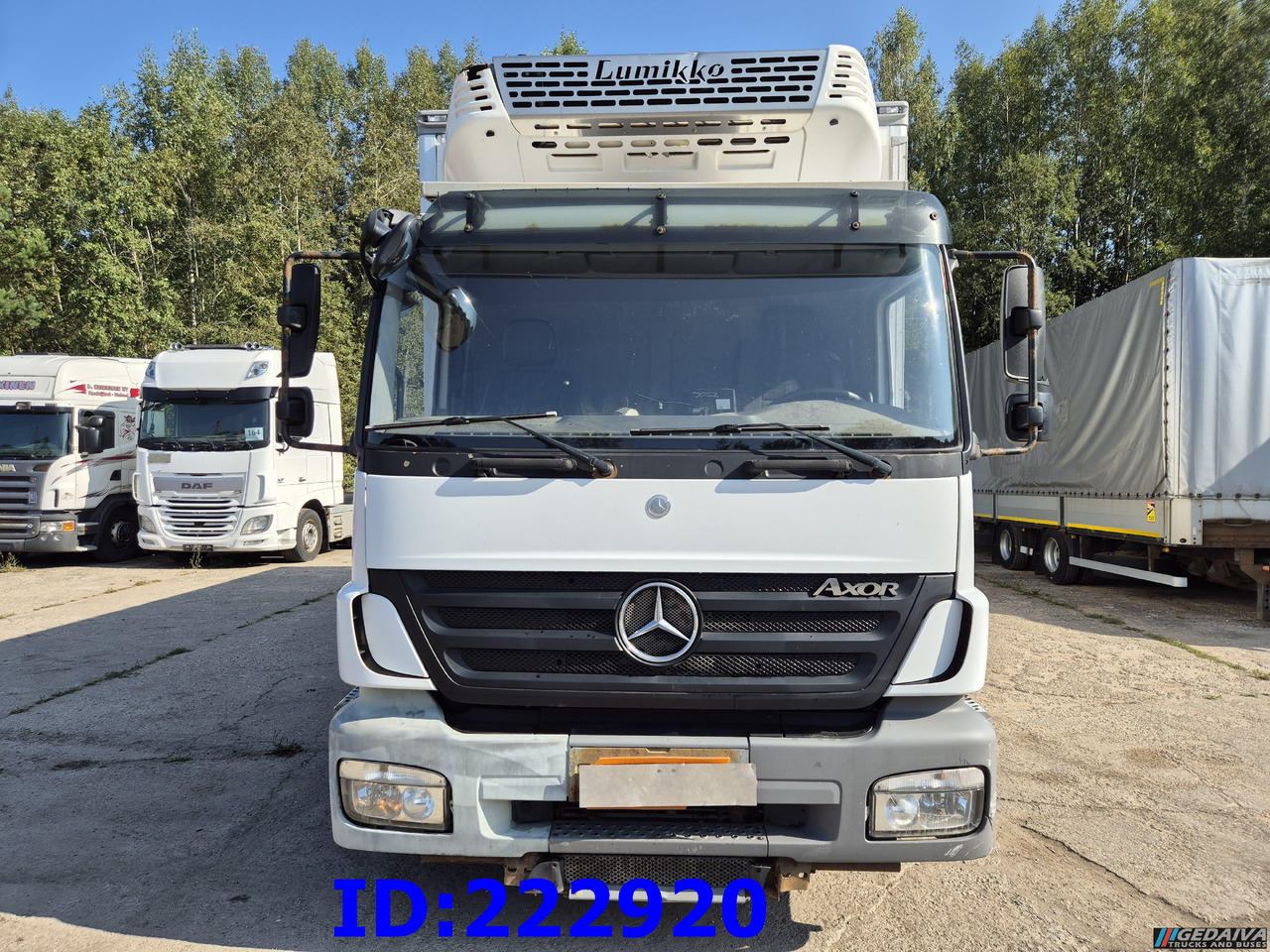 MERCEDES-BENZ Axor 1829 Manual + Tail lift - Camión frigorífico: foto 2 MERCEDES-BENZ Axor 1829 Manual + Tail lift - Camión frigorífico: foto 2