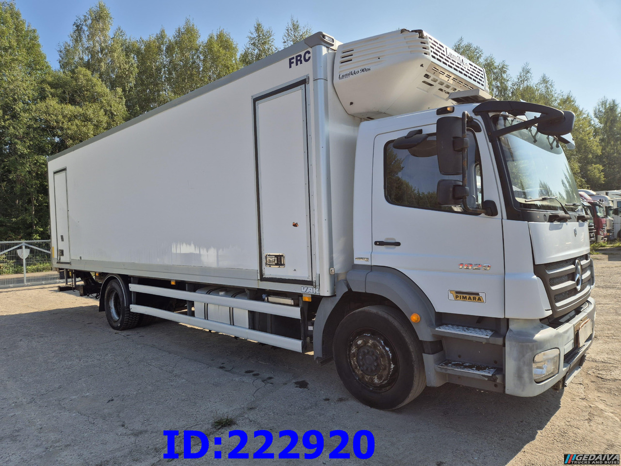 MERCEDES-BENZ Axor 1829 Manual + Tail lift - Camión frigorífico: foto 4 MERCEDES-BENZ Axor 1829 Manual + Tail lift - Camión frigorífico: foto 4